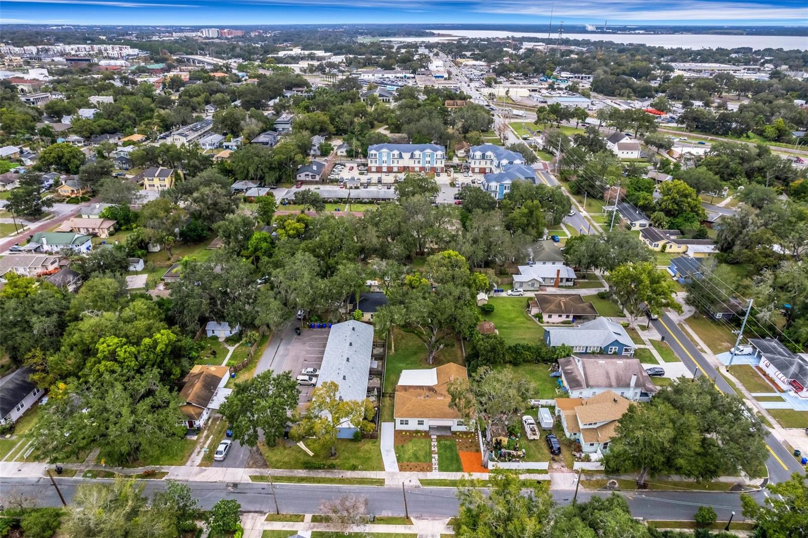Image 2 of 29 For 934 Vistabula Street