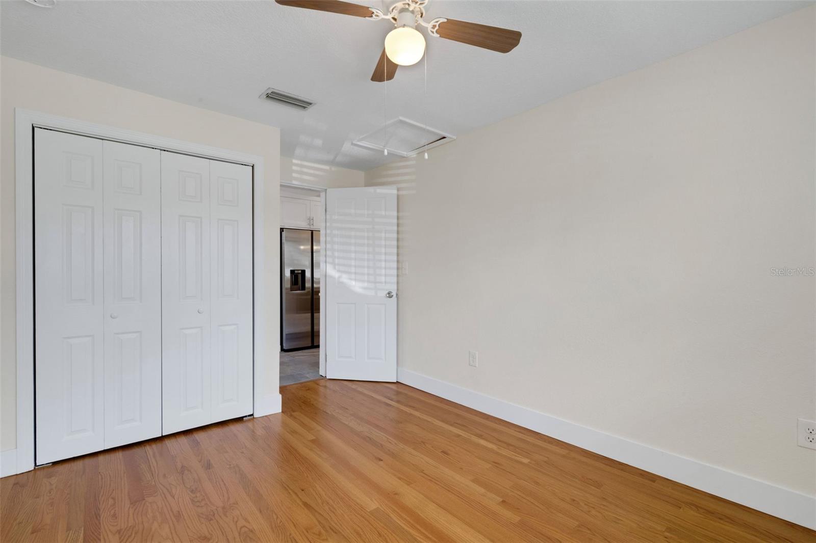 Image 23 of 29 For 934 Vistabula Street