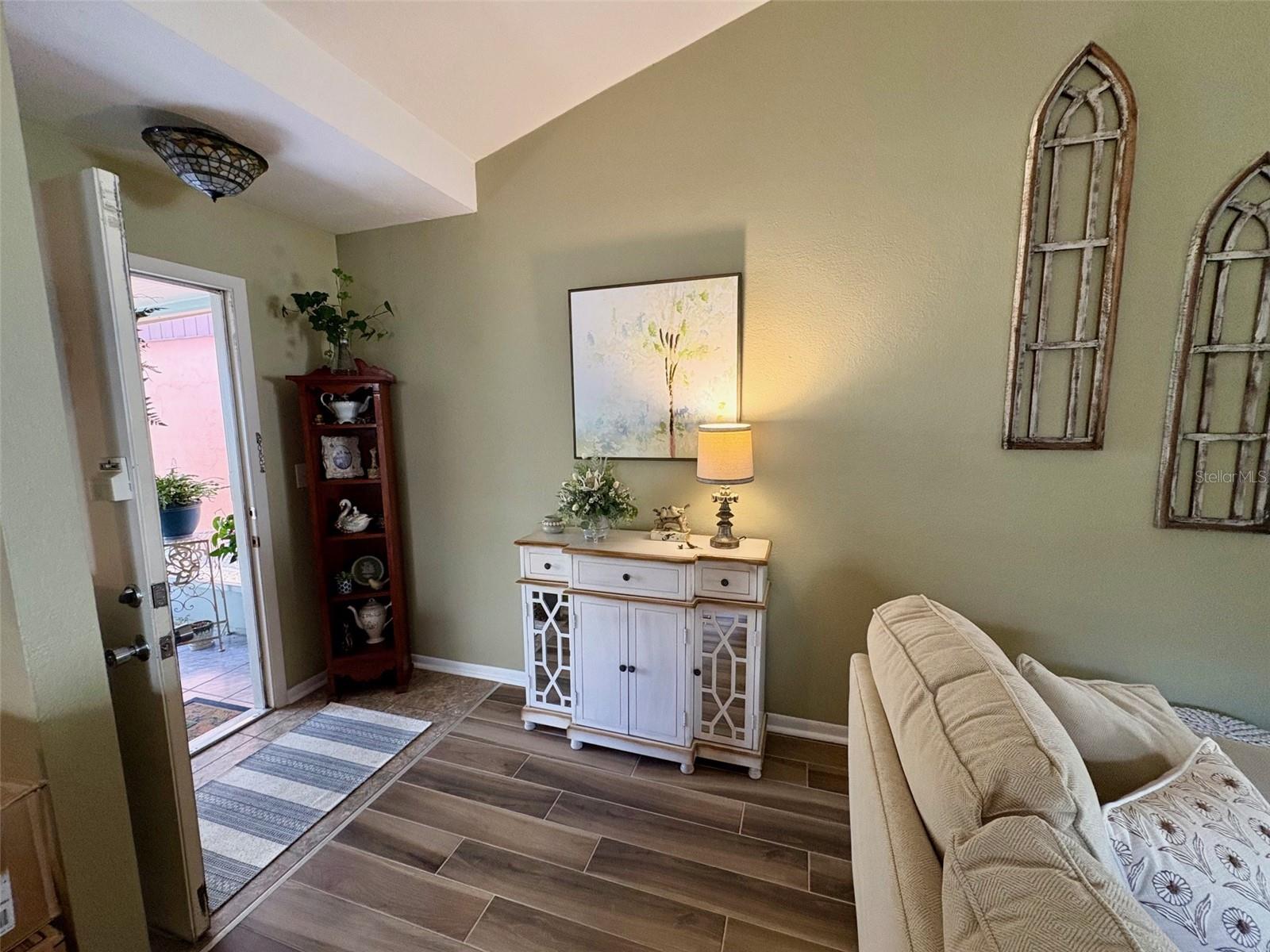 Image 8 of 39 For 277 Mariposa