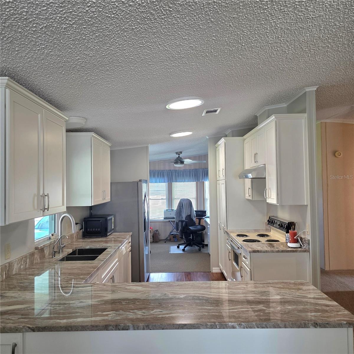 Image 6 of 43 For 6114 Grand Oaks Drive Se