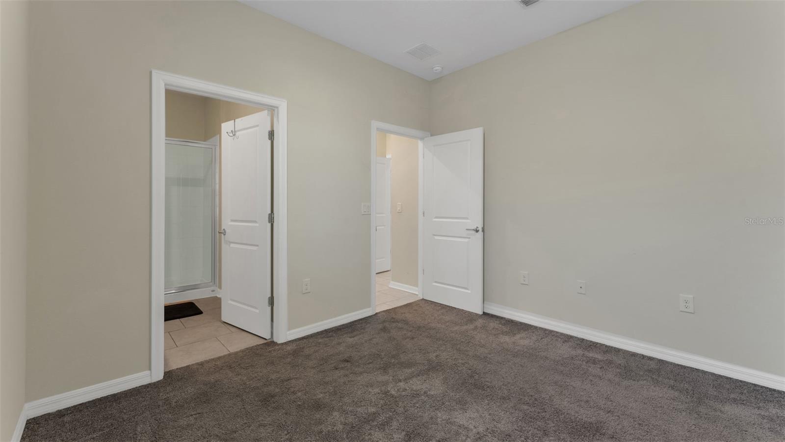 Image 17 of 45 For 163 Pershing Street