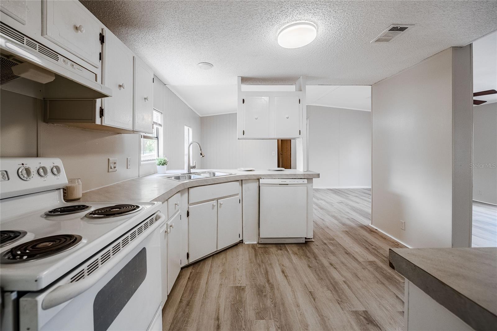 Image 17 of 36 For 5106 Meadow Grove Trail