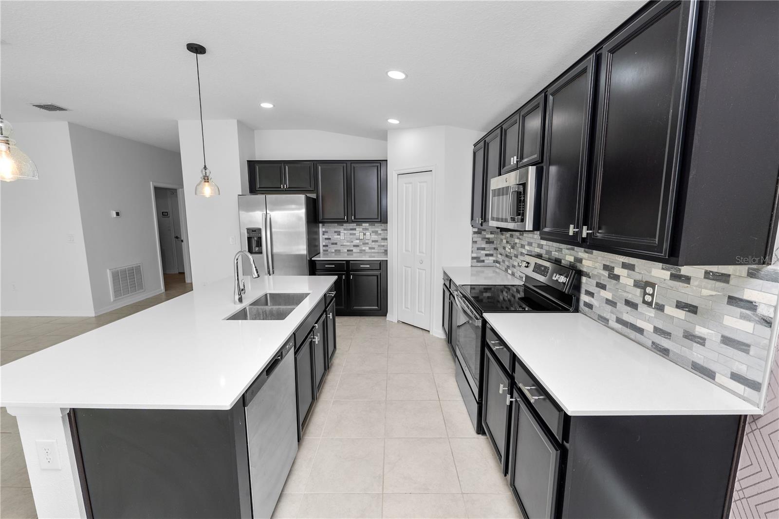 Image 11 of 40 For 1431 Lassen Street