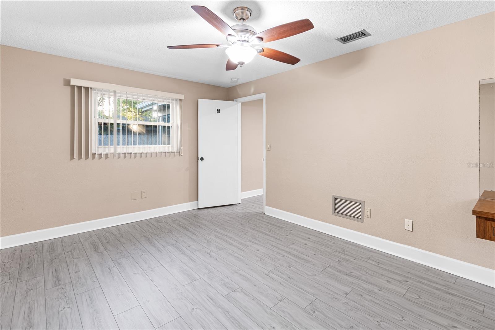 Image 17 of 59 For 1929 Valencia Way