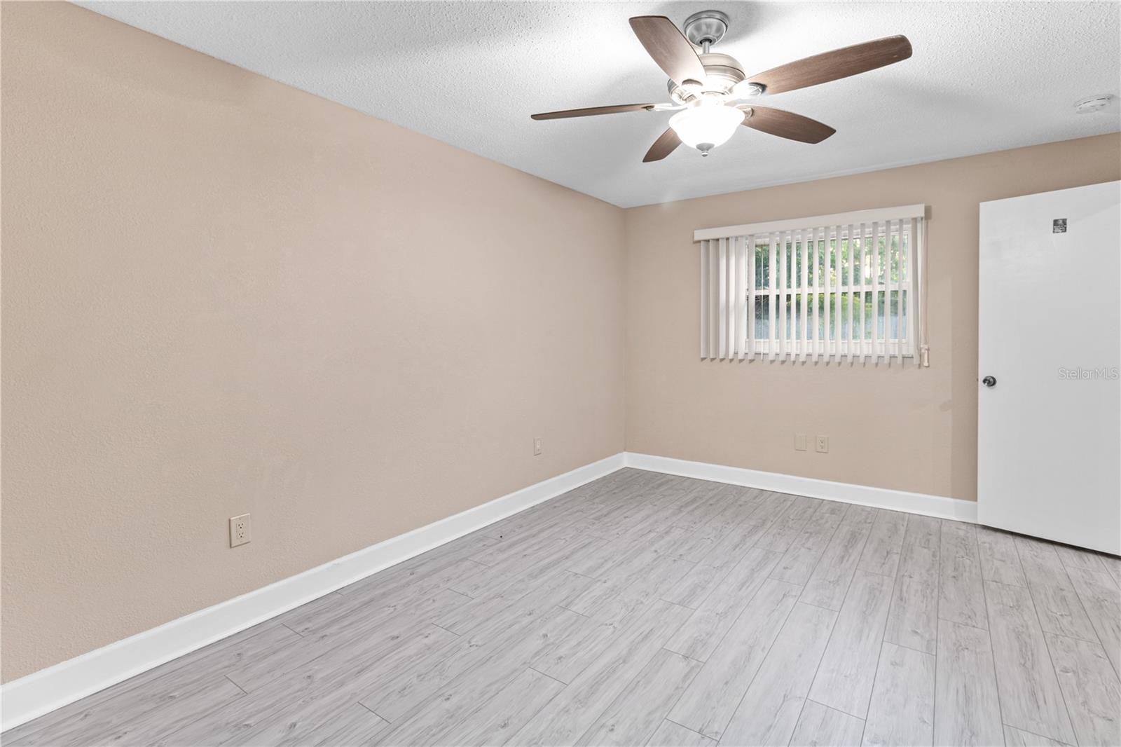 Image 18 of 59 For 1929 Valencia Way