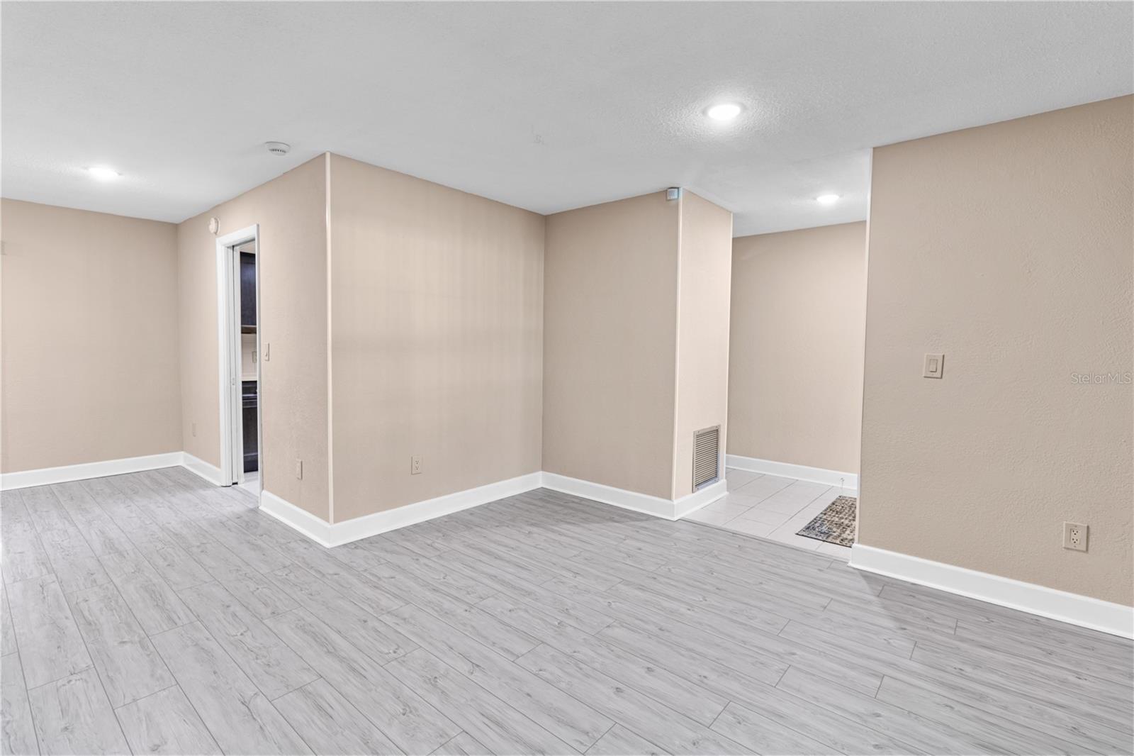 Image 20 of 59 For 1929 Valencia Way