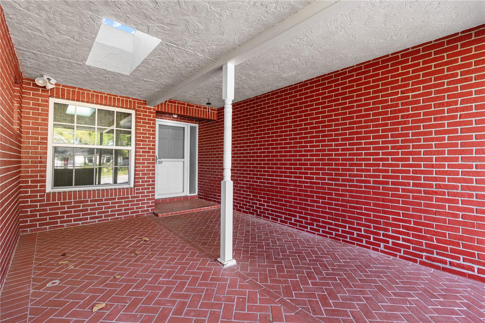 Image 3 of 59 For 1929 Valencia Way