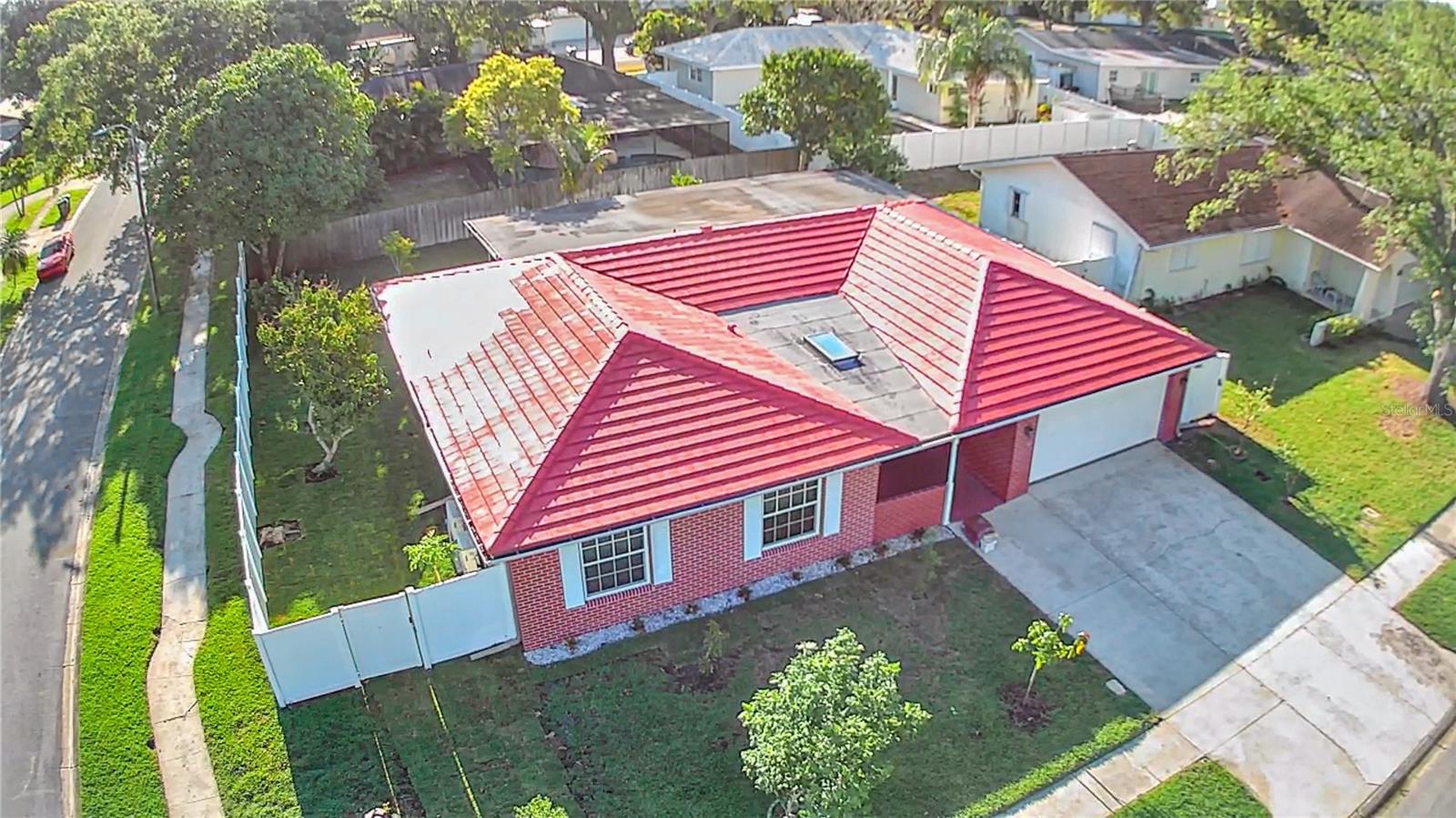 Image 4 of 59 For 1929 Valencia Way