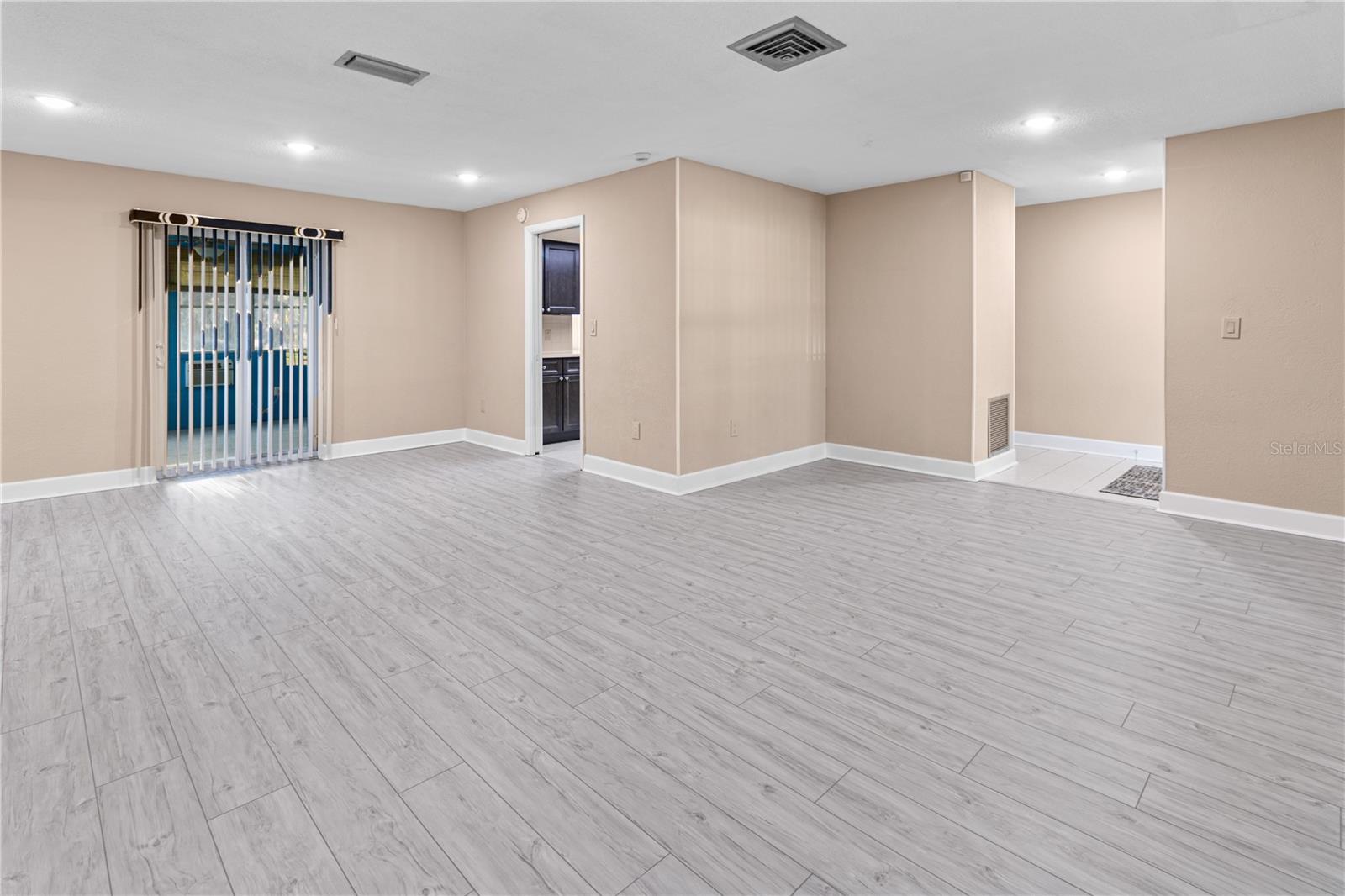 Image 6 of 59 For 1929 Valencia Way