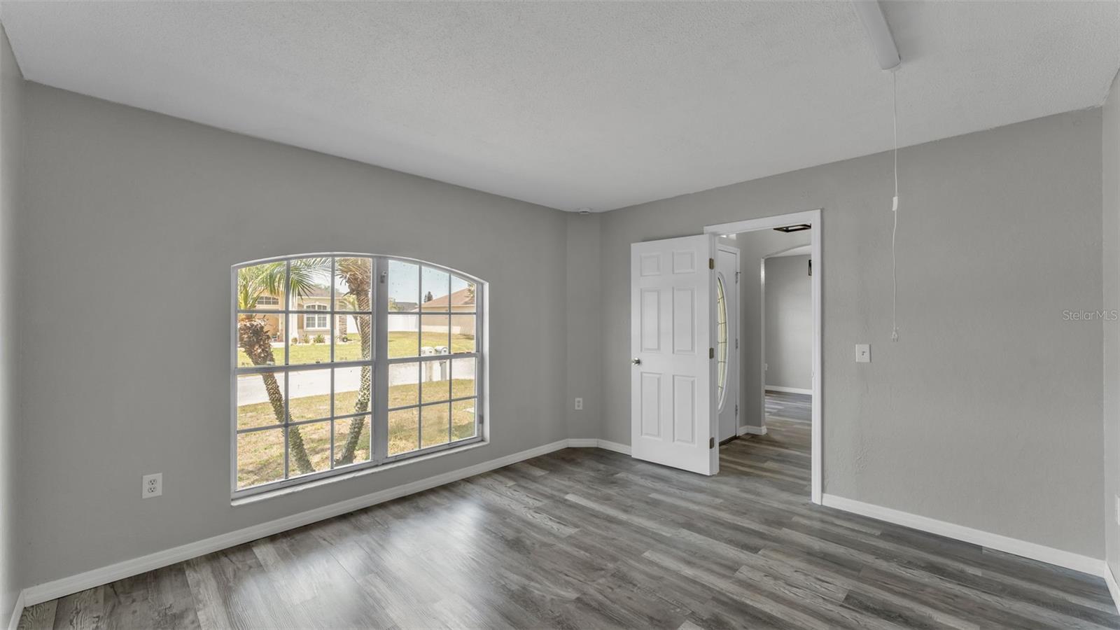 Image 13 of 41 For 5284 English Drive
