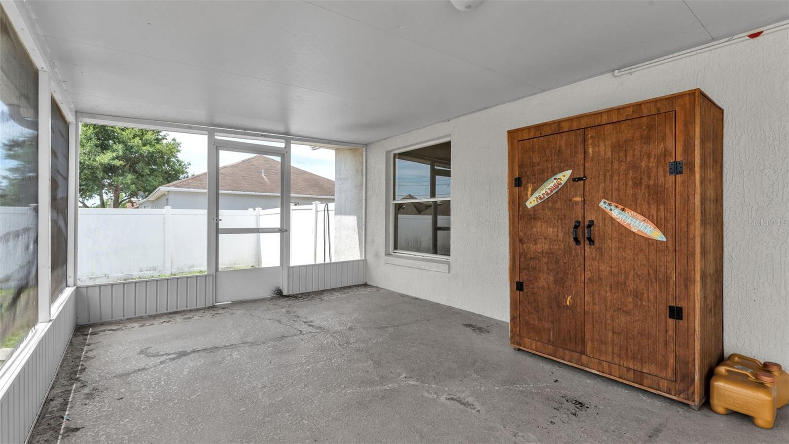 Image 34 of 41 For 5284 English Drive