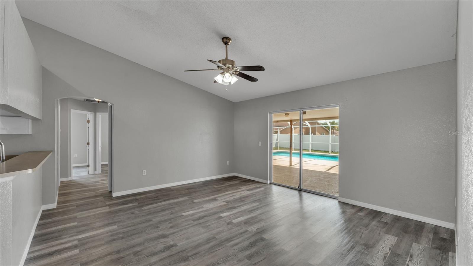 Image 9 of 41 For 5284 English Drive