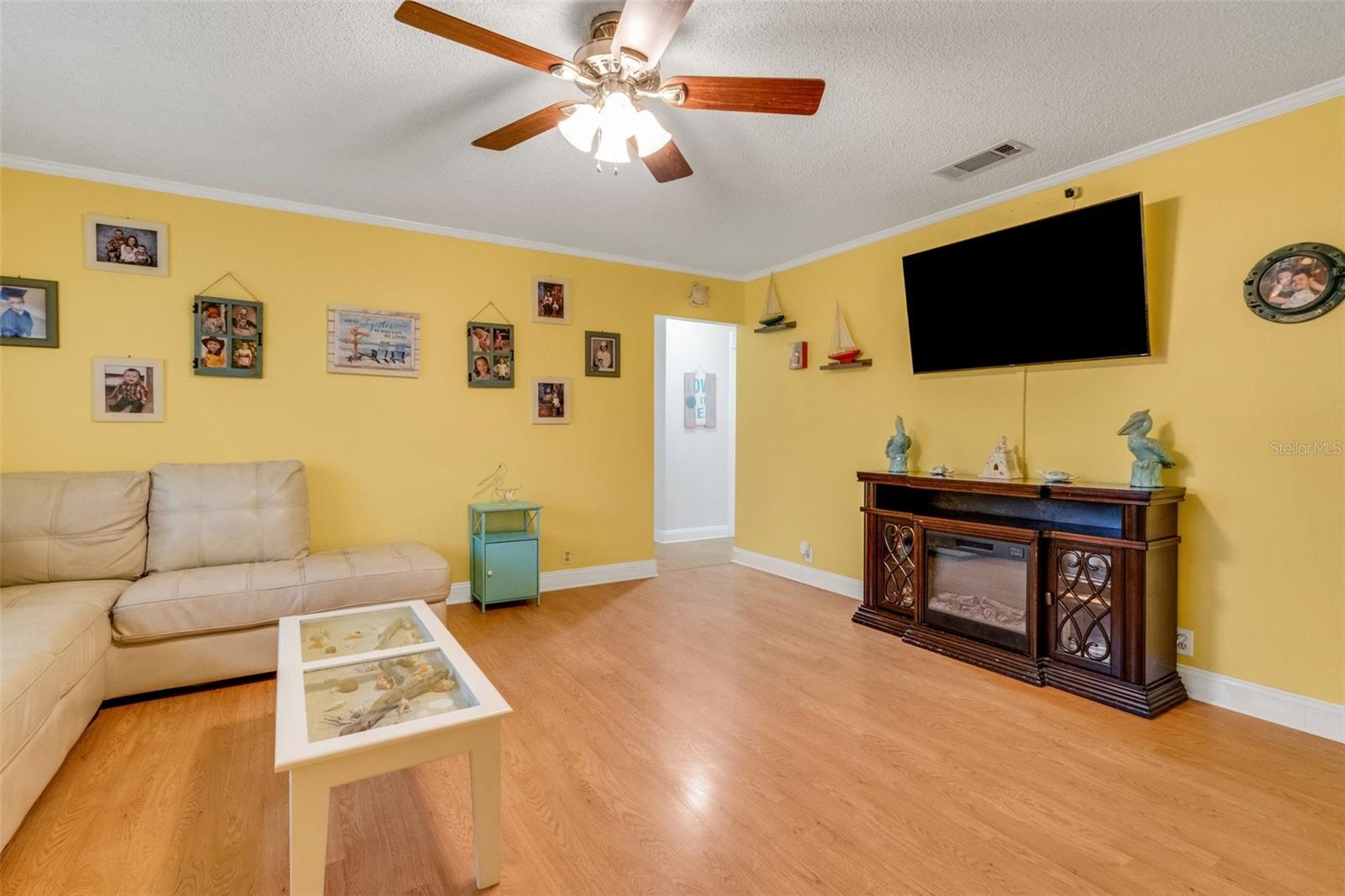 Image 2 of 32 For 202 Saint Lucie Road