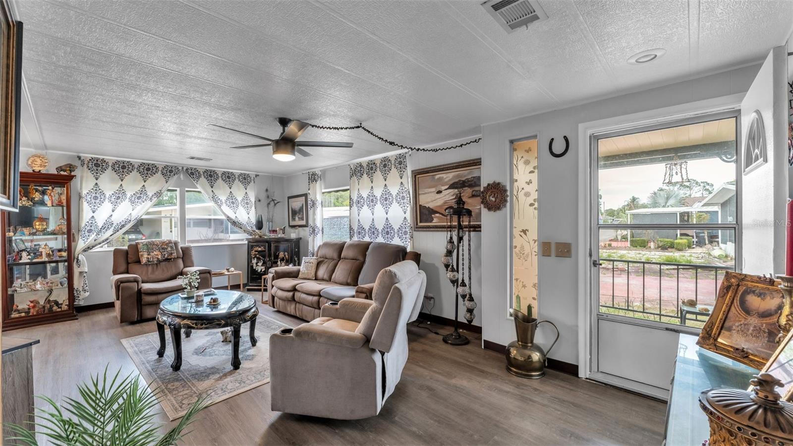 Image 10 of 43 For 12 Woodland Circle
