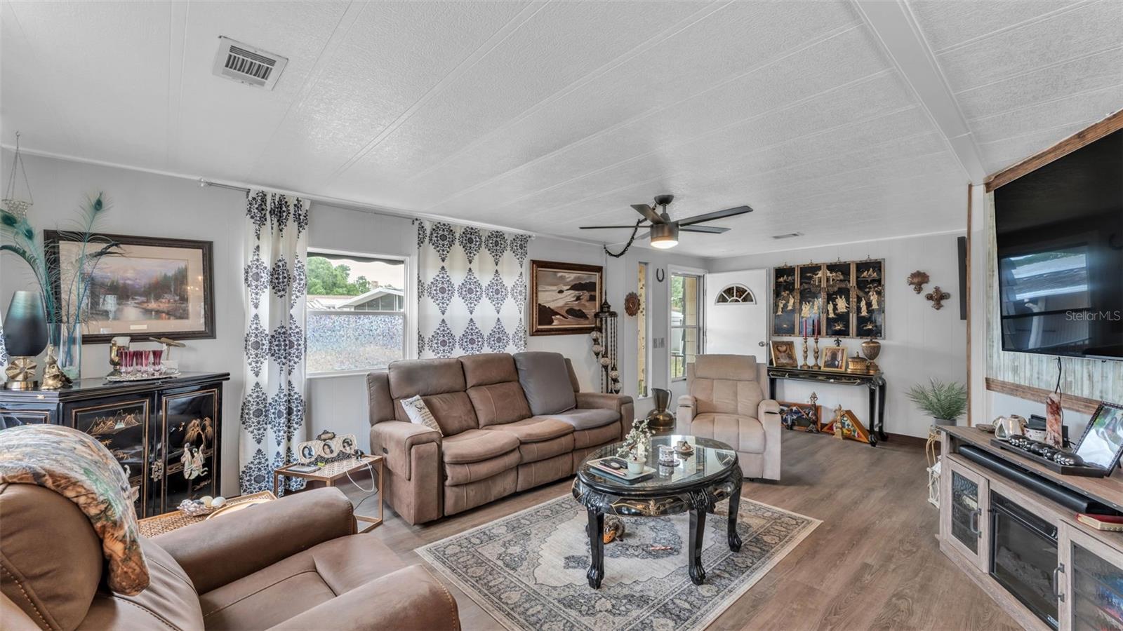 Image 12 of 43 For 12 Woodland Circle