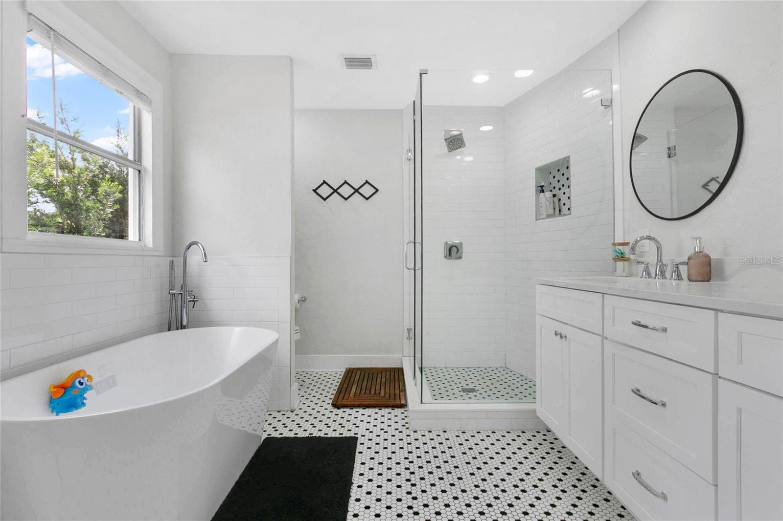 Image 16 of 37 For 1809 Florinda Drive
