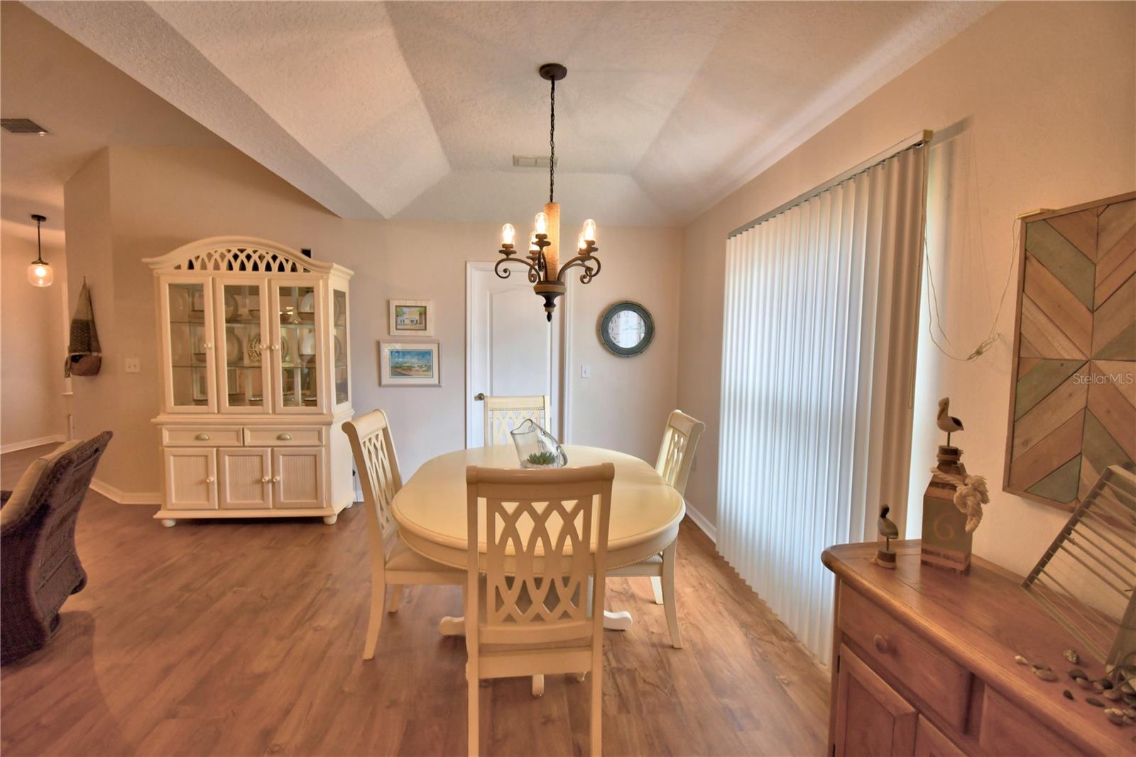 Image 13 of 59 For 679 Sweetwater Way E