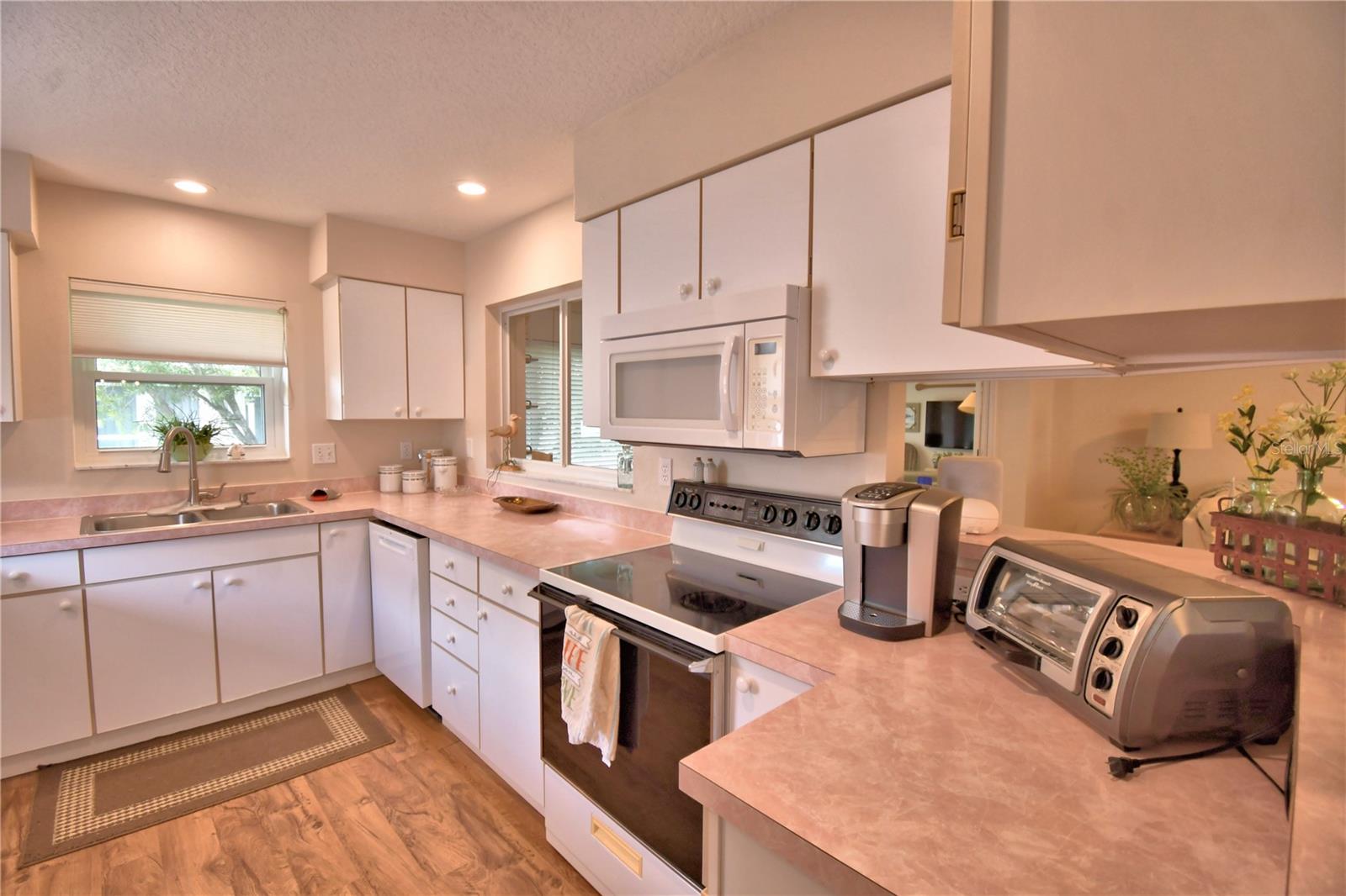 Image 15 of 59 For 679 Sweetwater Way E