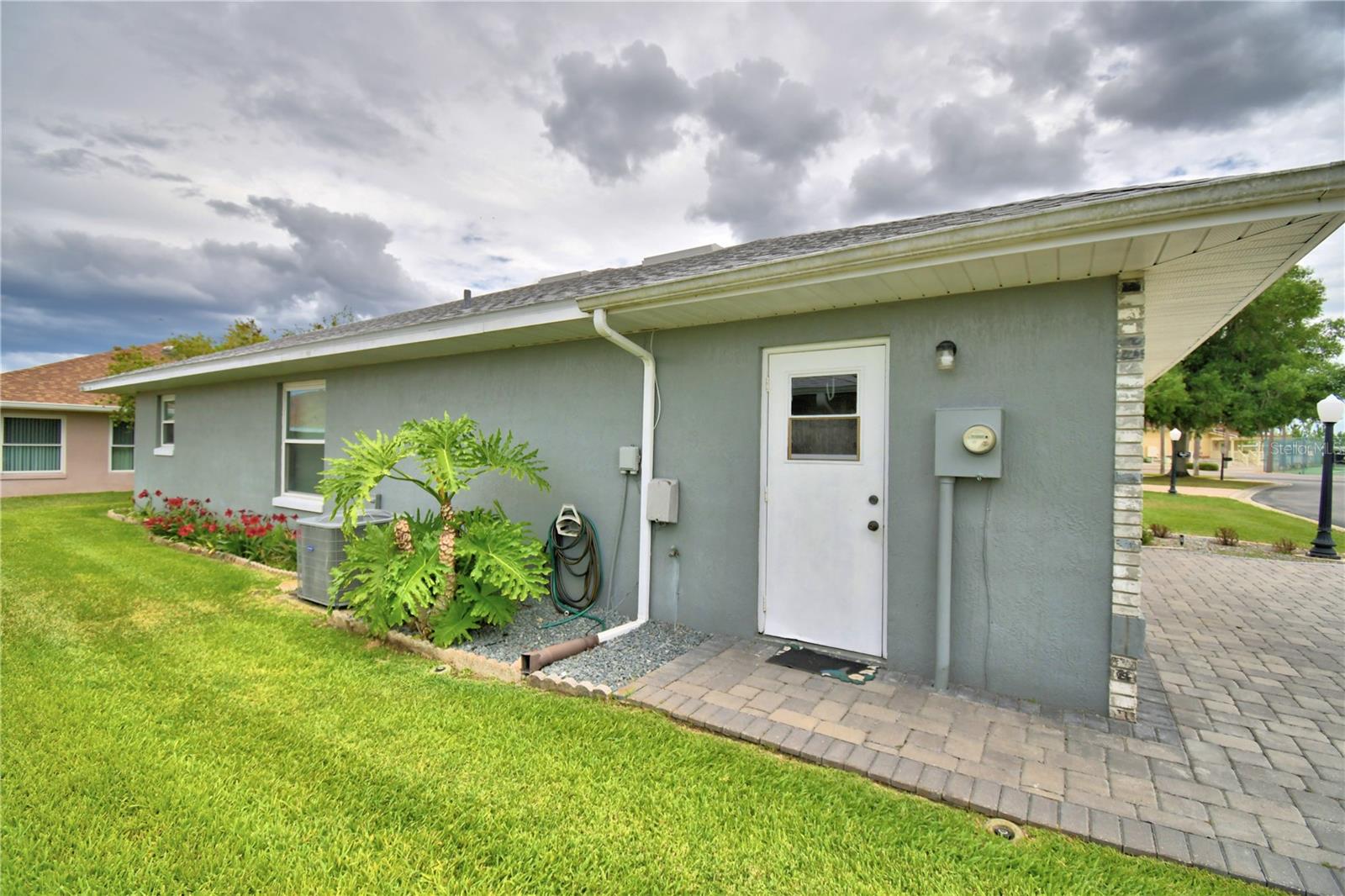 Image 42 of 59 For 679 Sweetwater Way E