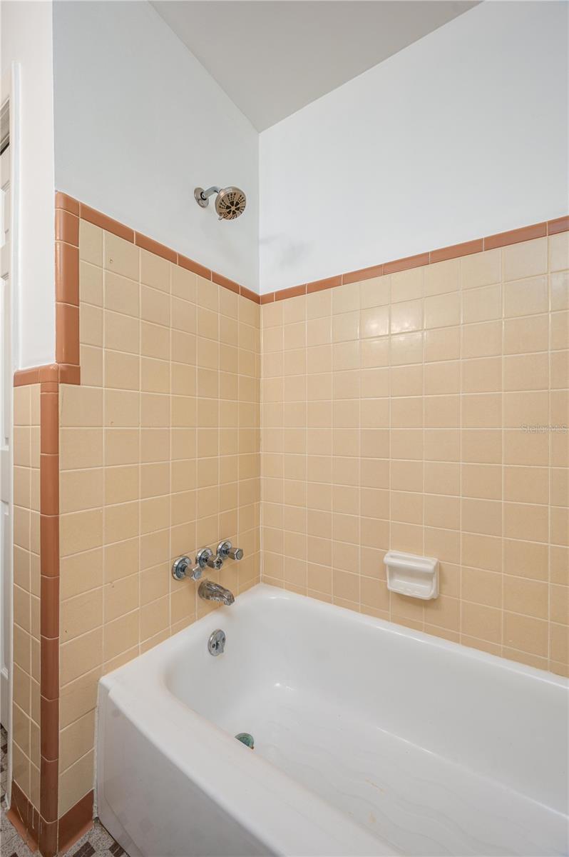 Image 29 of 45 For 2230 Helen Circle