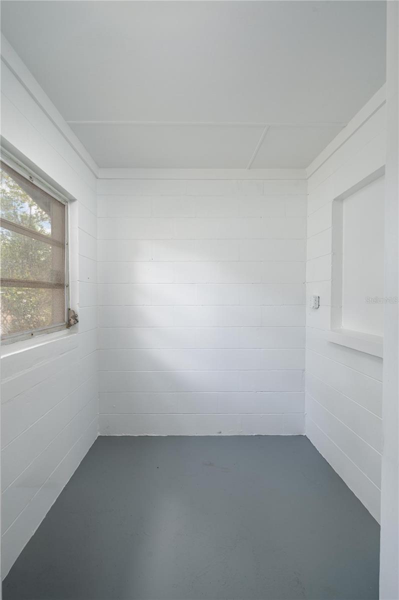 Image 36 of 45 For 2230 Helen Circle