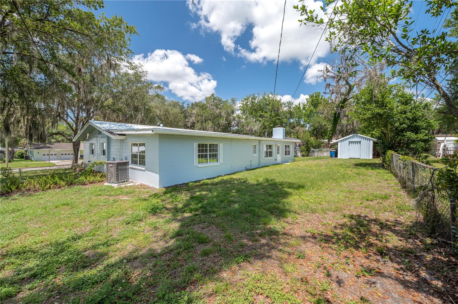 Image 39 of 45 For 2230 Helen Circle