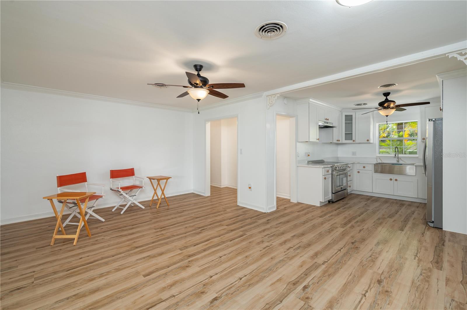 Image 6 of 45 For 2230 Helen Circle