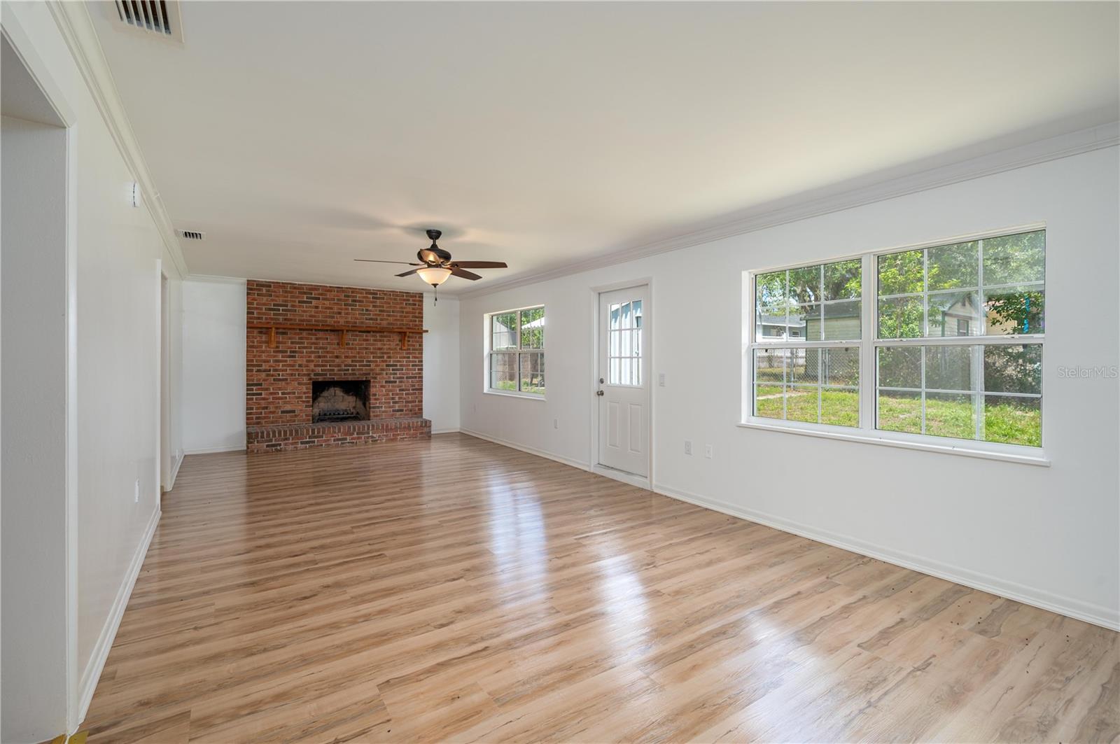 Image 7 of 45 For 2230 Helen Circle