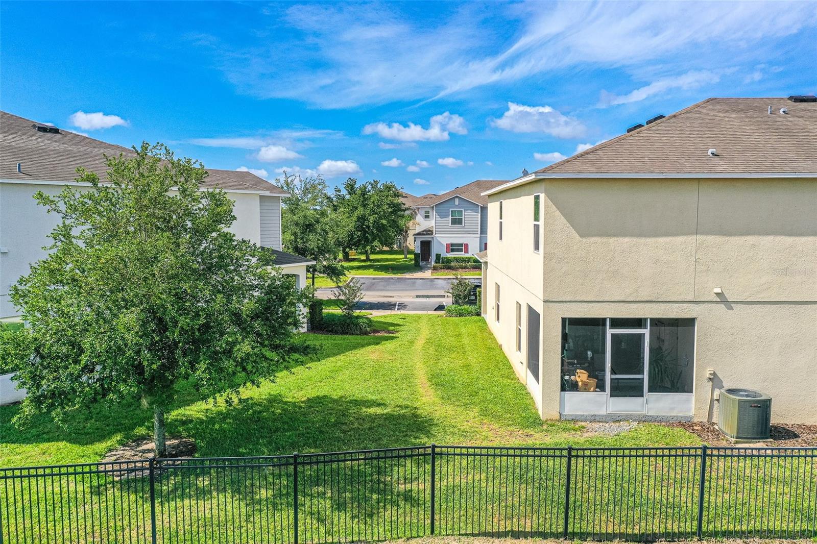 Image 18 of 26 For 233 Primrose Drive
