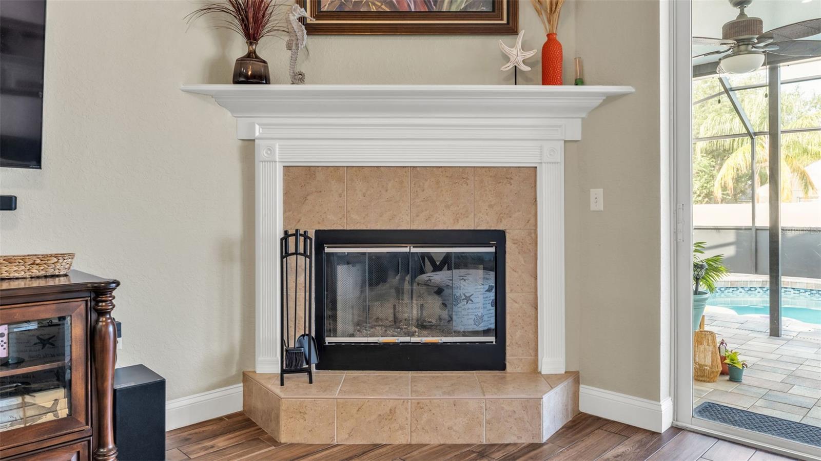 Listing photo id 13 for 5285 English Drive