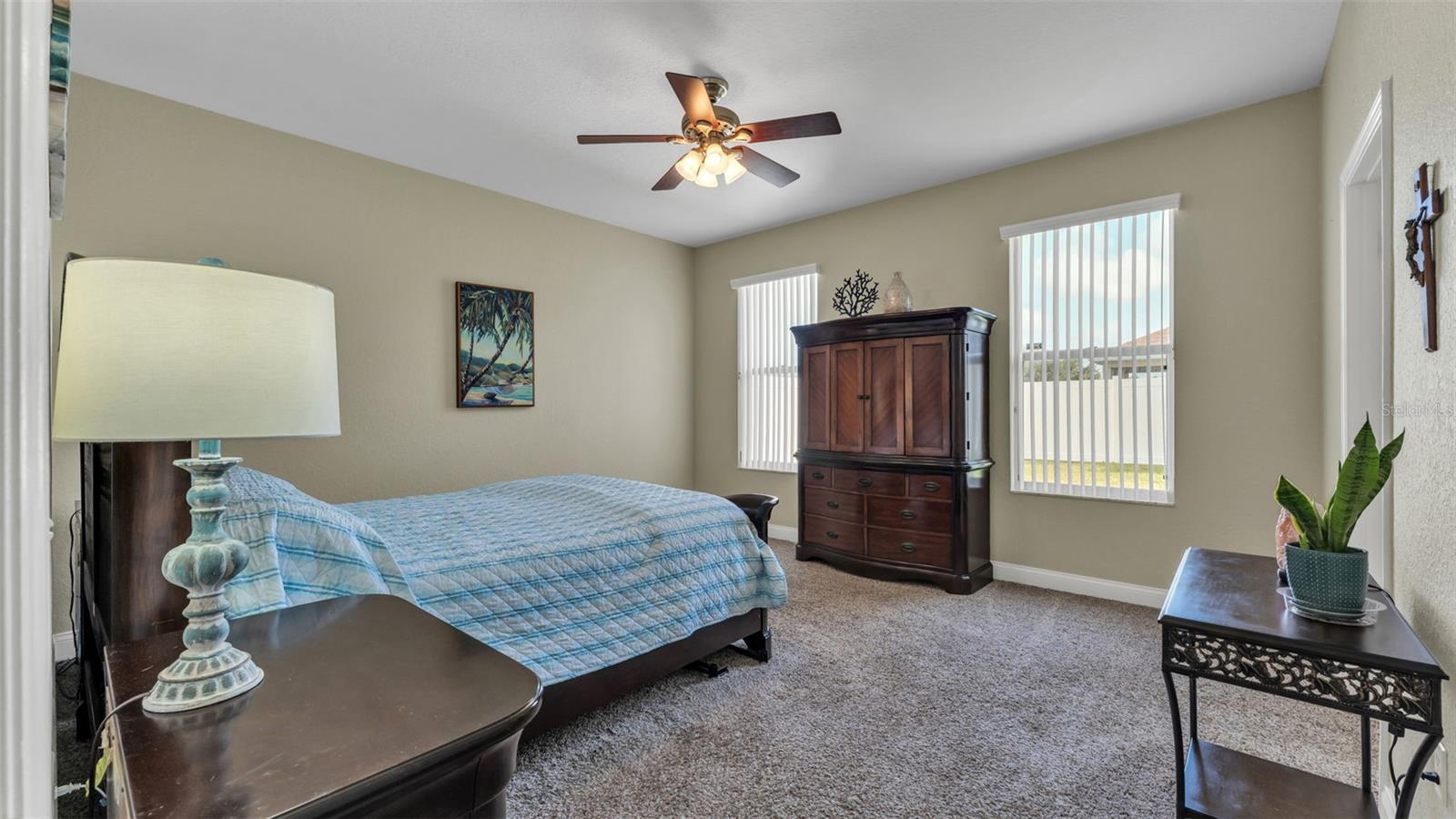 Listing photo id 14 for 5285 English Drive
