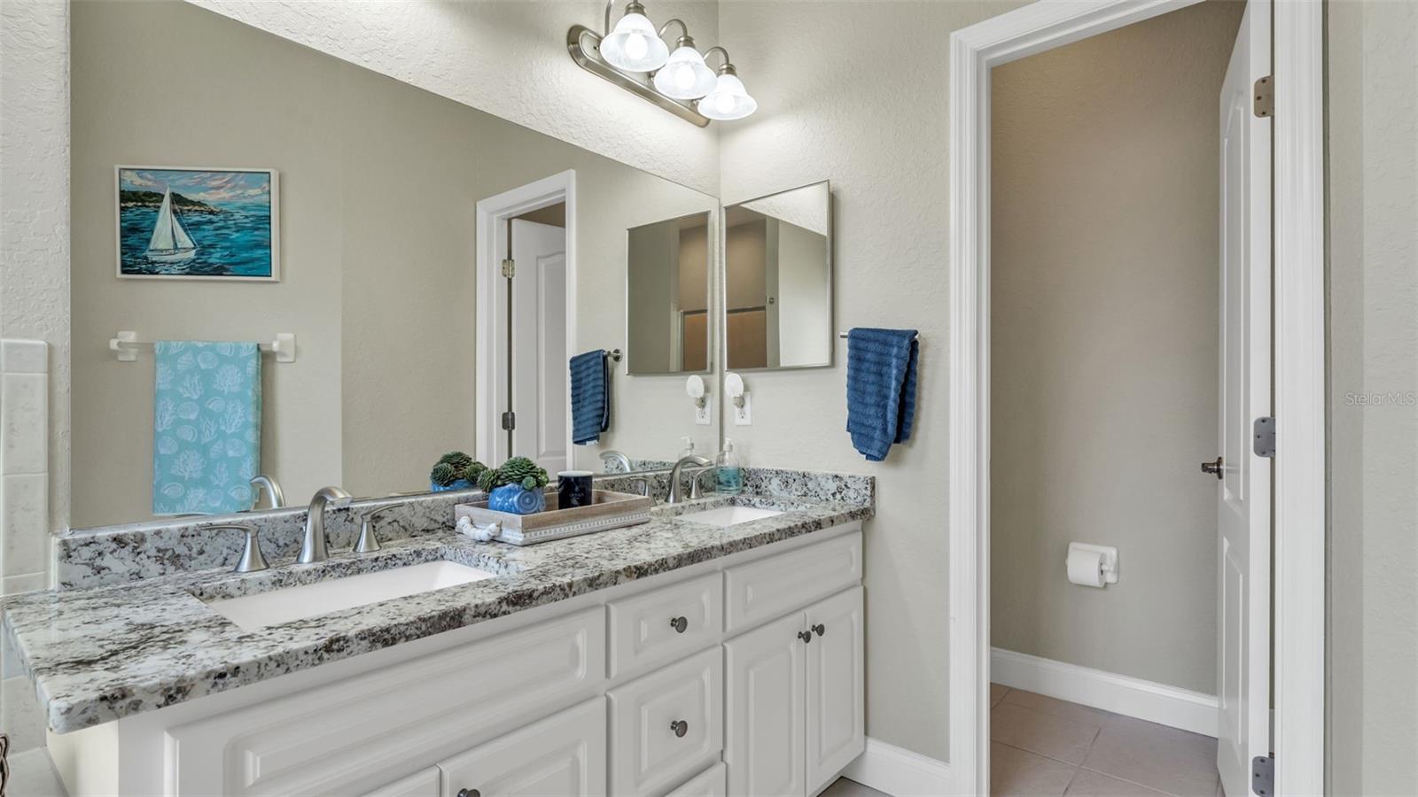 Listing photo id 18 for 5285 English Drive