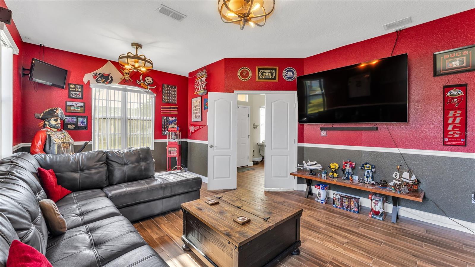 Listing photo id 28 for 5285 English Drive