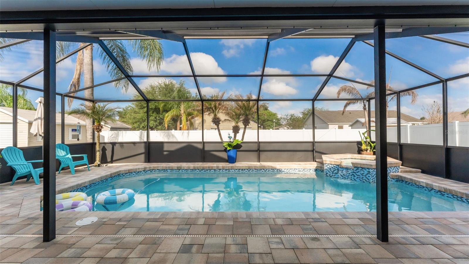 Listing photo id 32 for 5285 English Drive