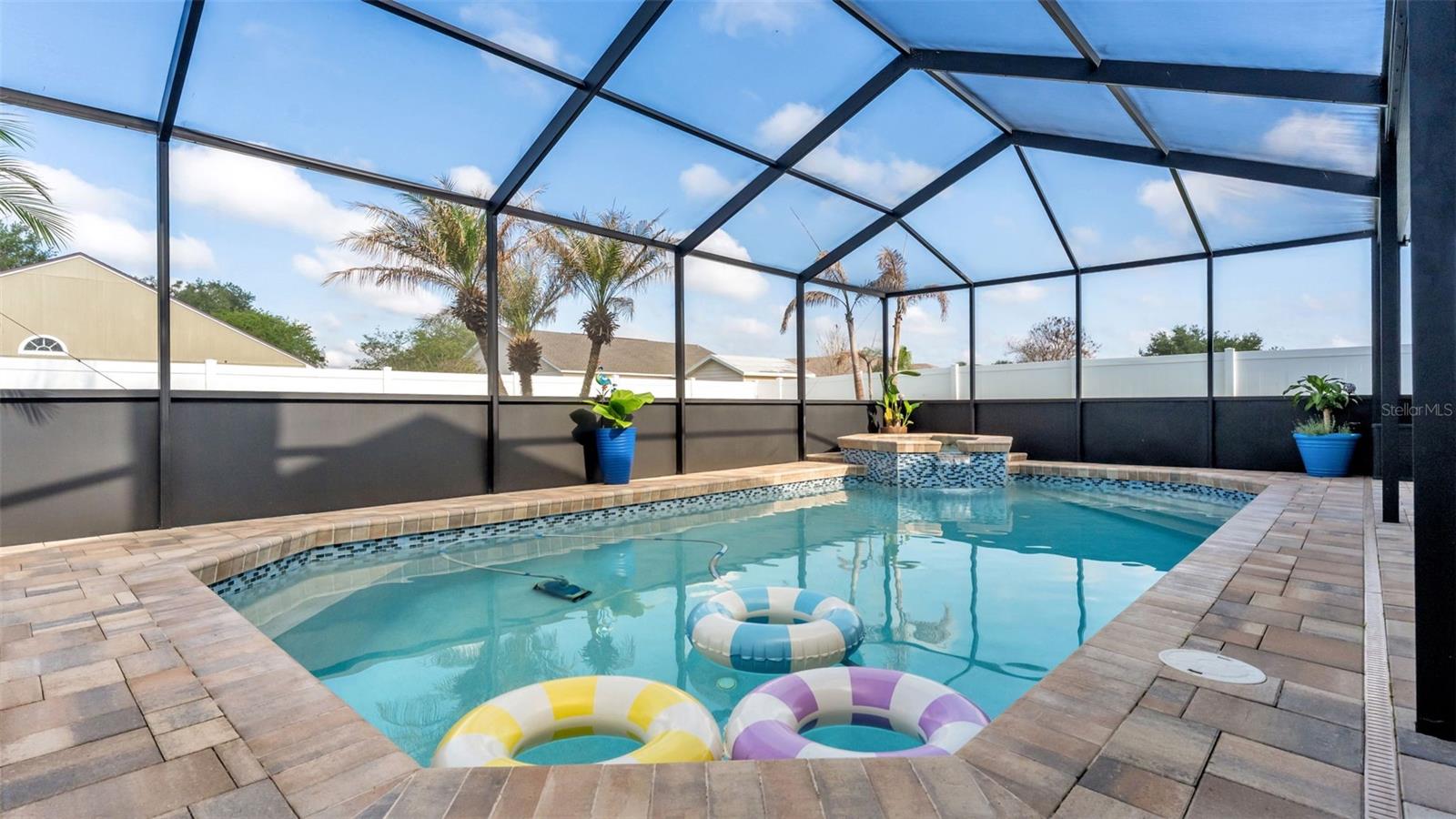 Listing photo id 33 for 5285 English Drive
