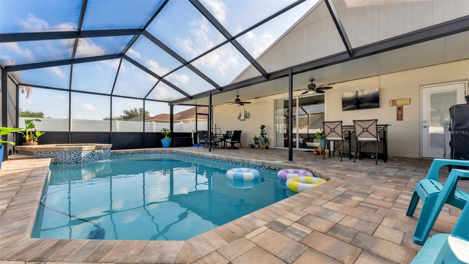 Listing photo id 34 for 5285 English Drive