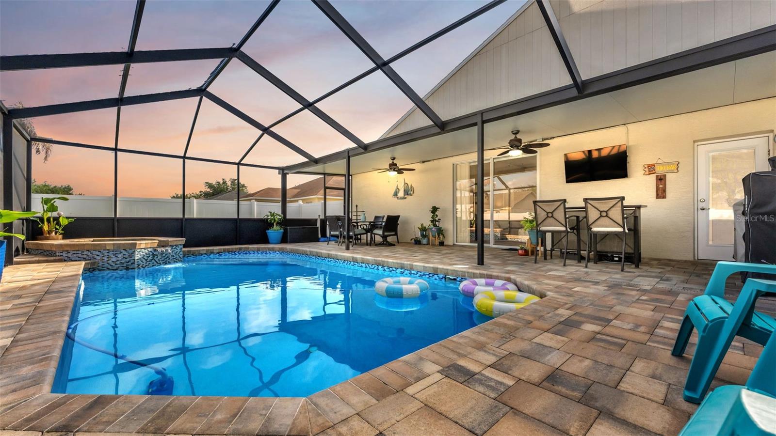 Listing photo id 37 for 5285 English Drive
