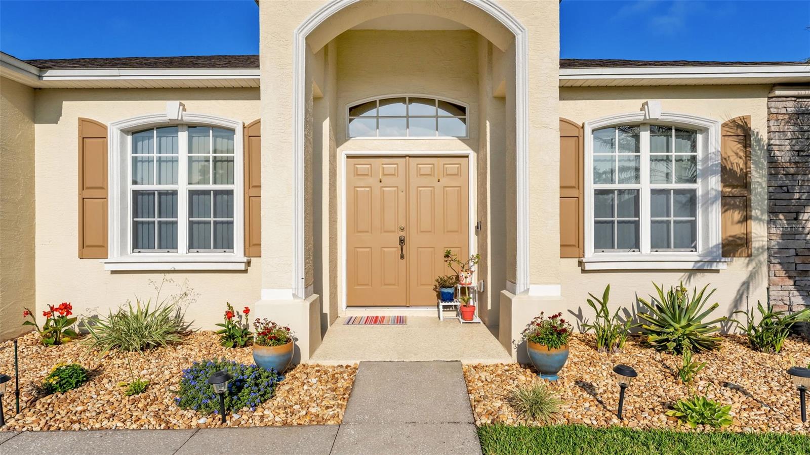 Listing photo id 3 for 5285 English Drive