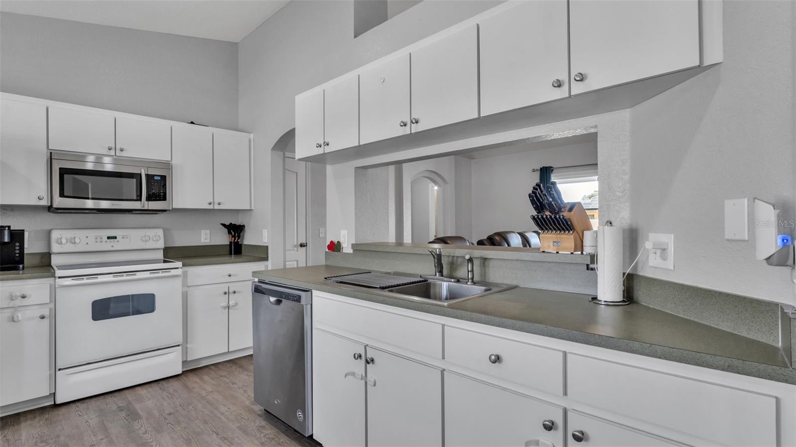 Image 11 of 44 For 1666 Taylor Brooke Drive