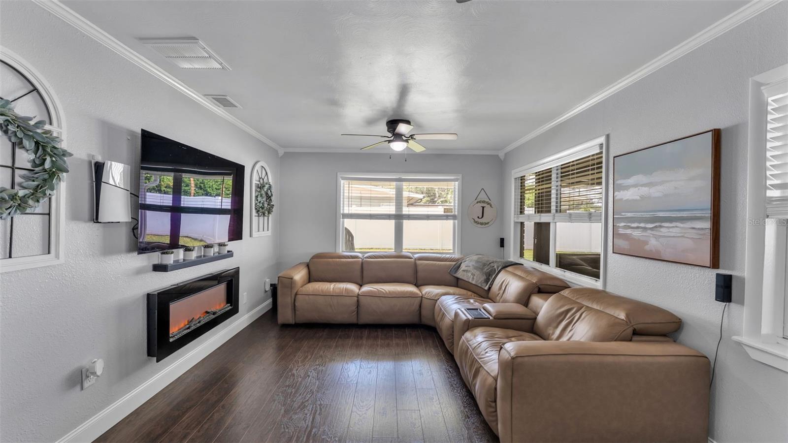 Image 4 of 45 For 2633 Handley Boulevard