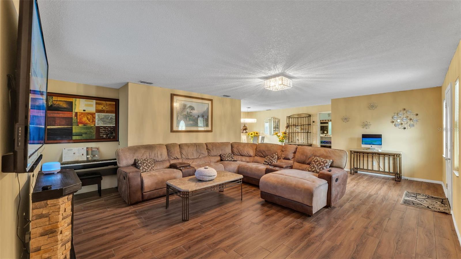 Image 5 of 45 For 8829 Sheppard Drive