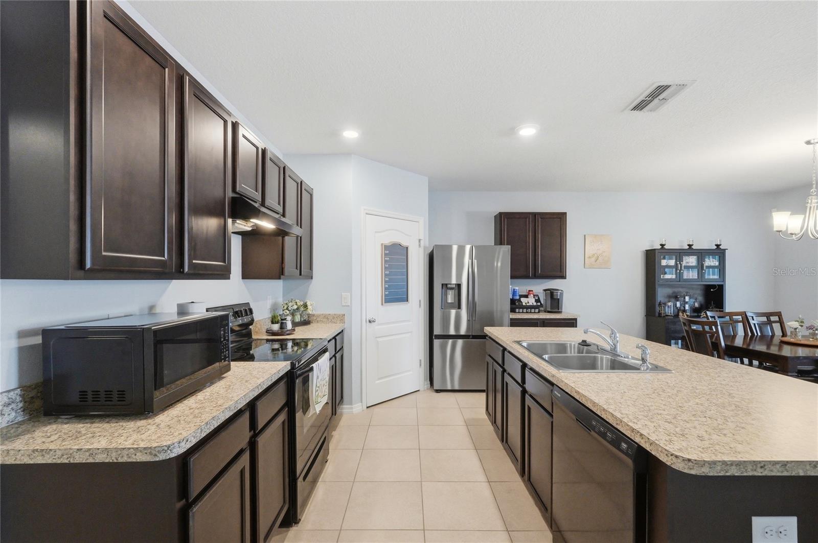 Image 13 of 35 For 2213 Rose Boulevard
