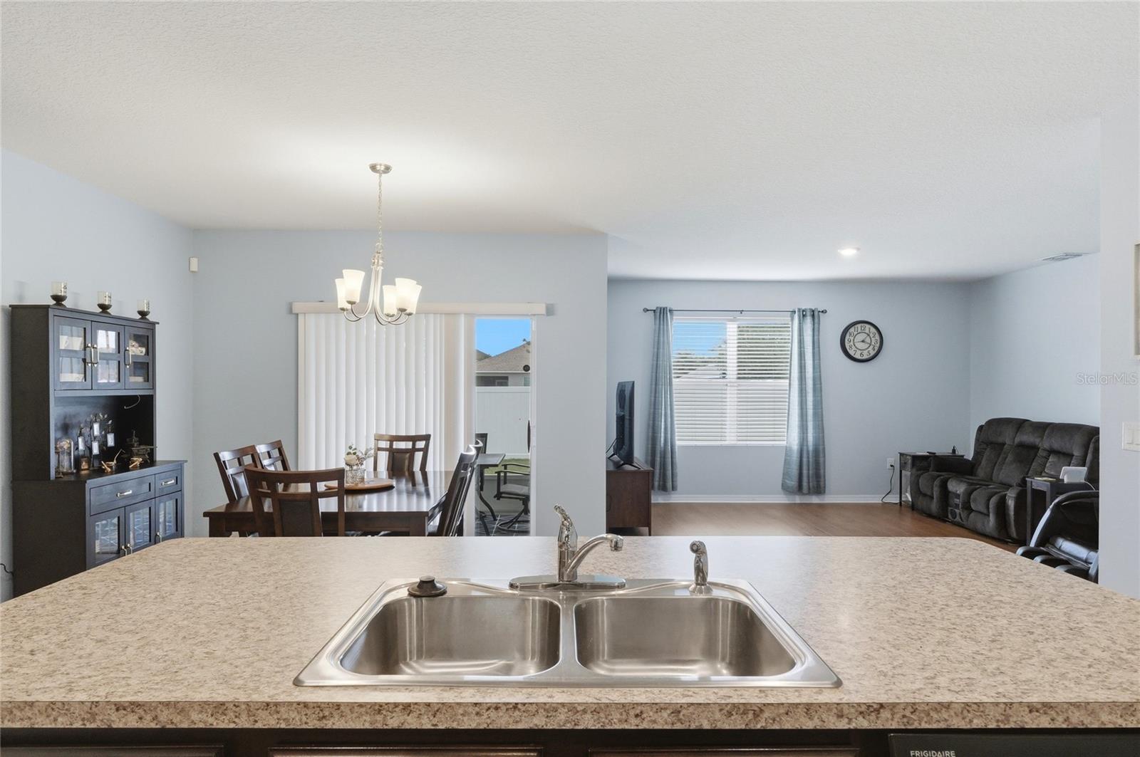 Image 16 of 35 For 2213 Rose Boulevard