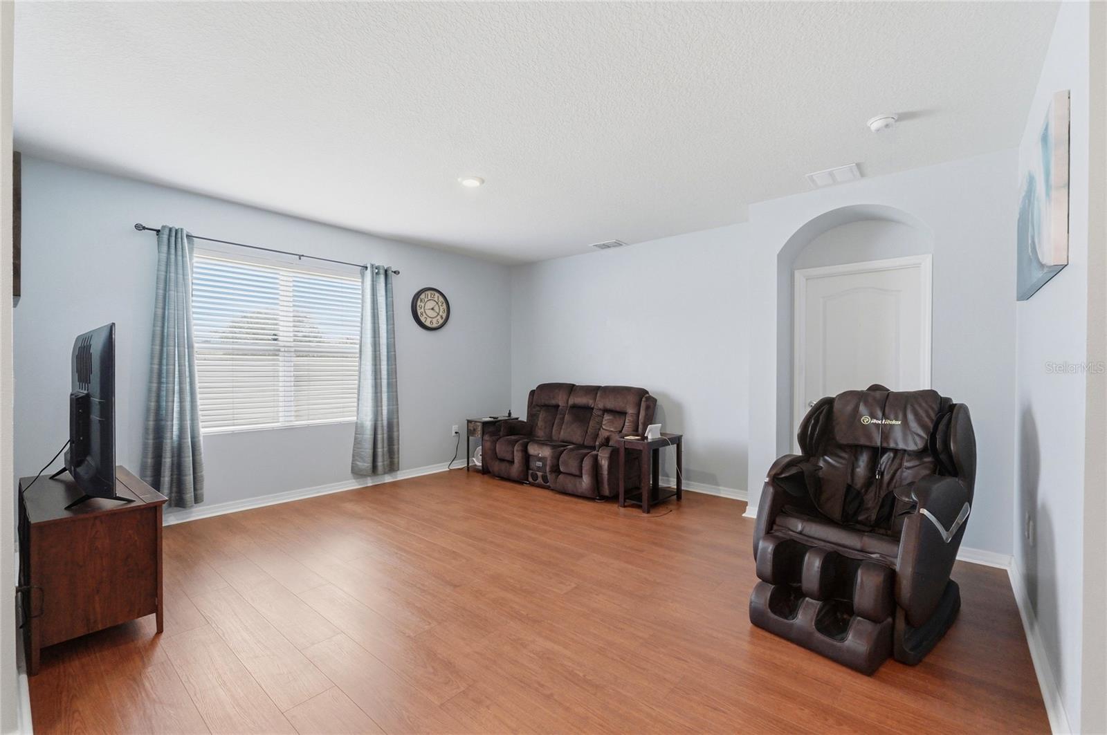 Image 9 of 35 For 2213 Rose Boulevard