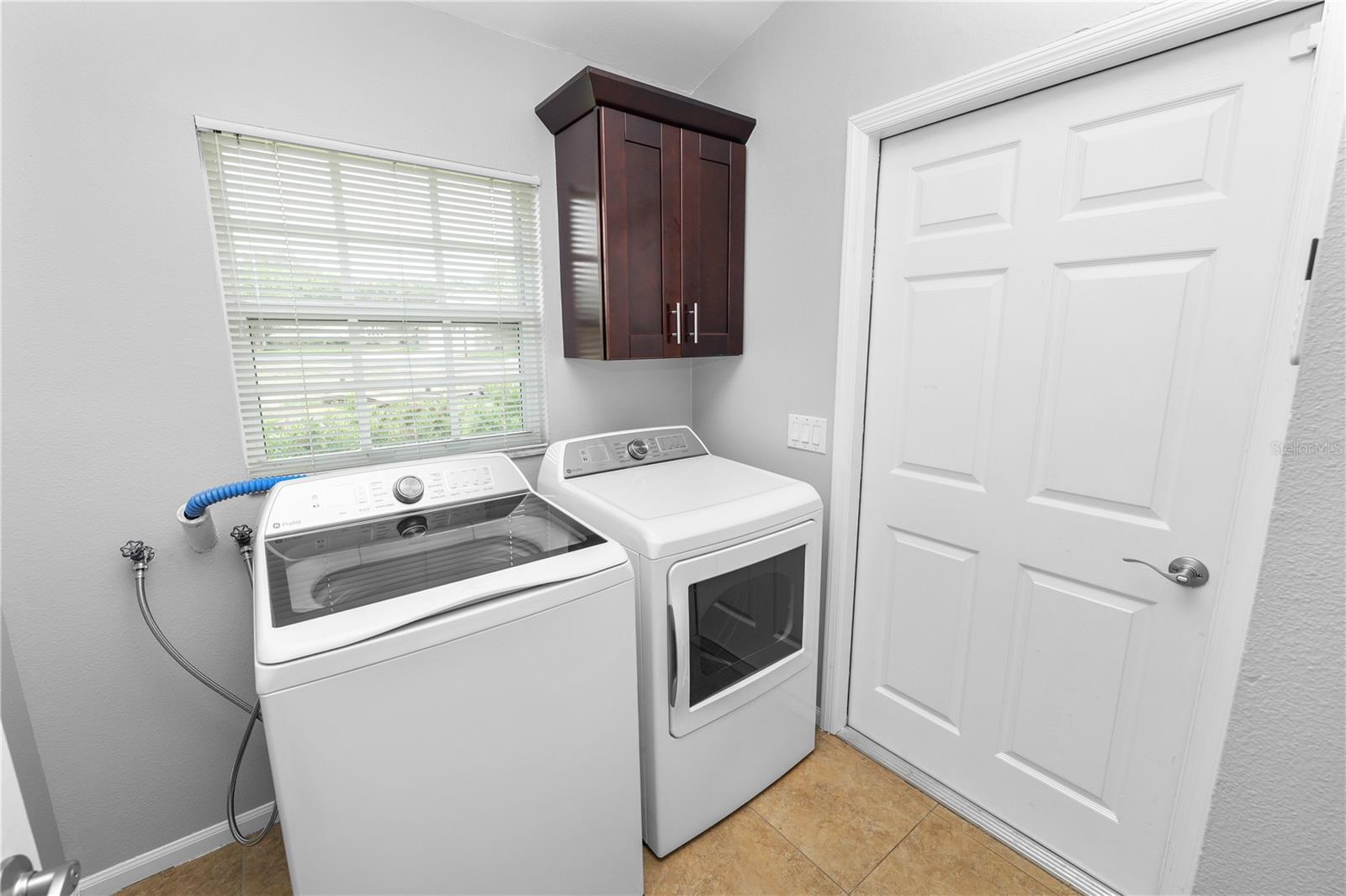 Image 21 of 40 For 3193 Oakpark Drive