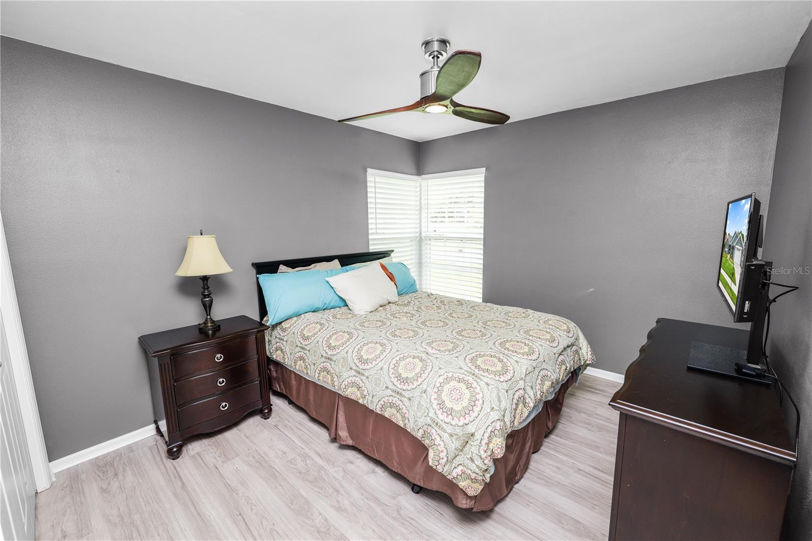 Image 32 of 40 For 3193 Oakpark Drive