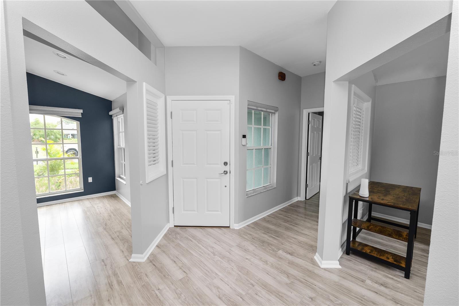 Image 8 of 40 For 3193 Oakpark Drive