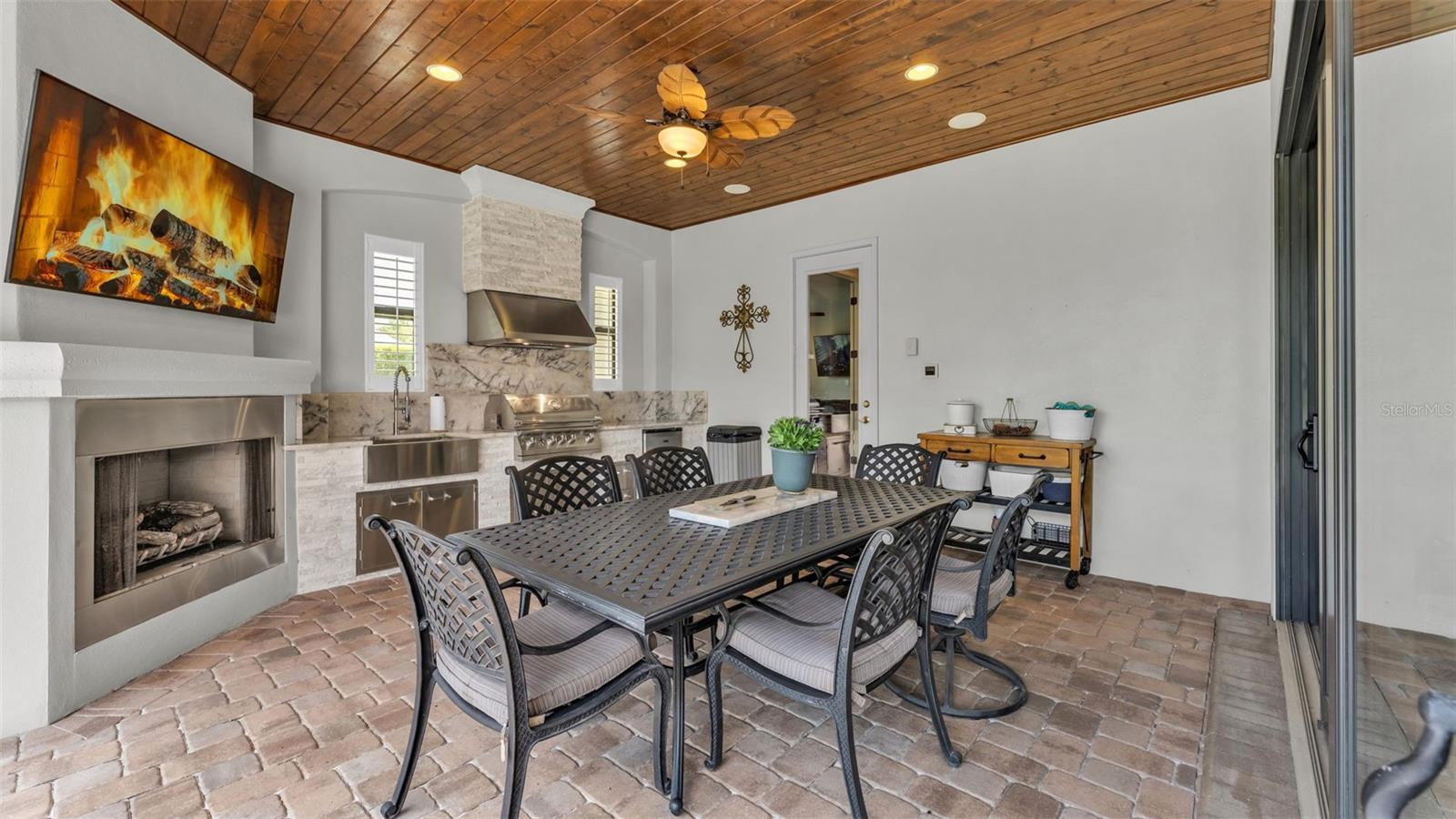 Image 4 of 89 For 6538 Eagle View Loop