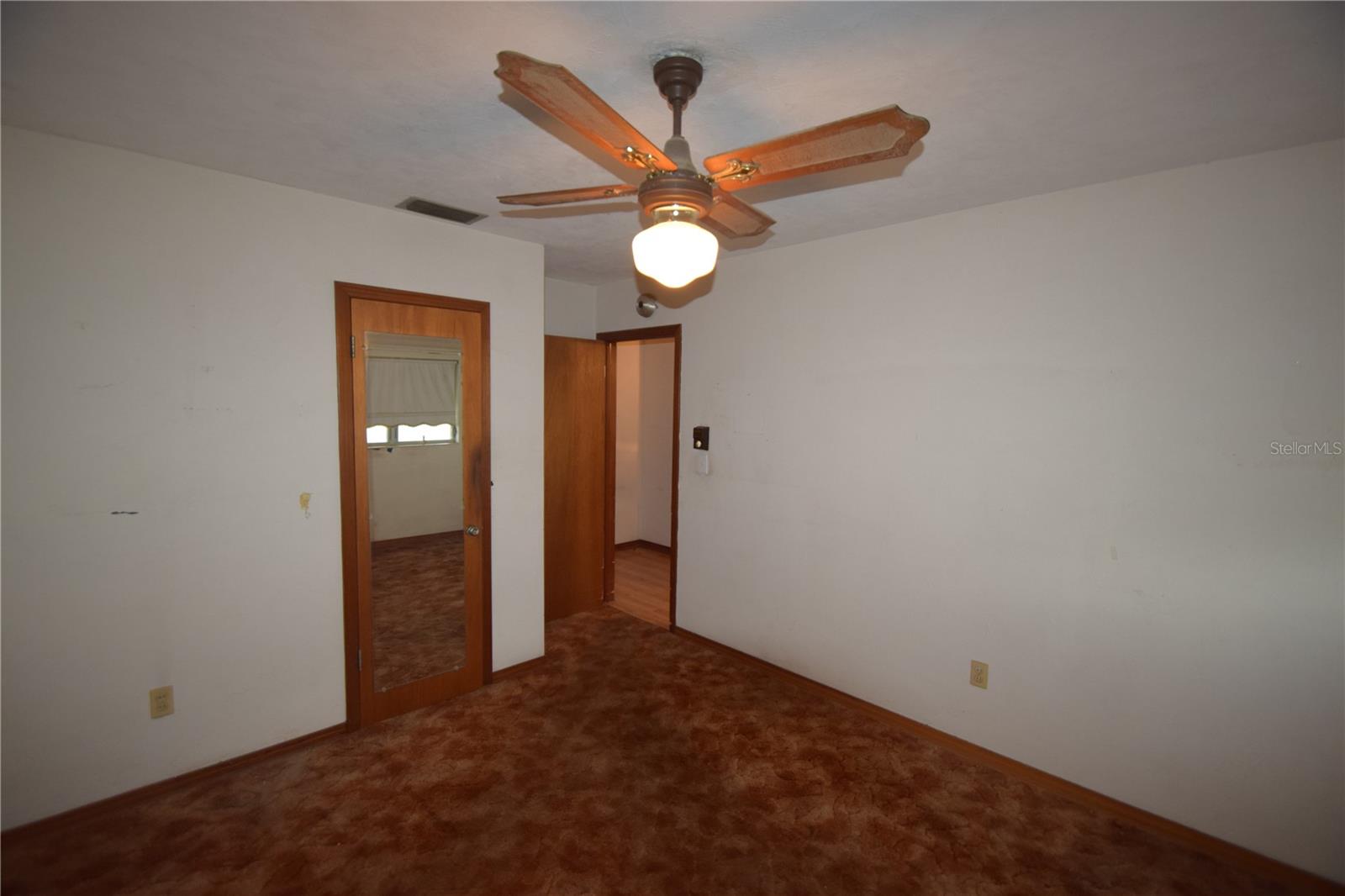 Image 19 of 19 For 431 Hampton Avenue