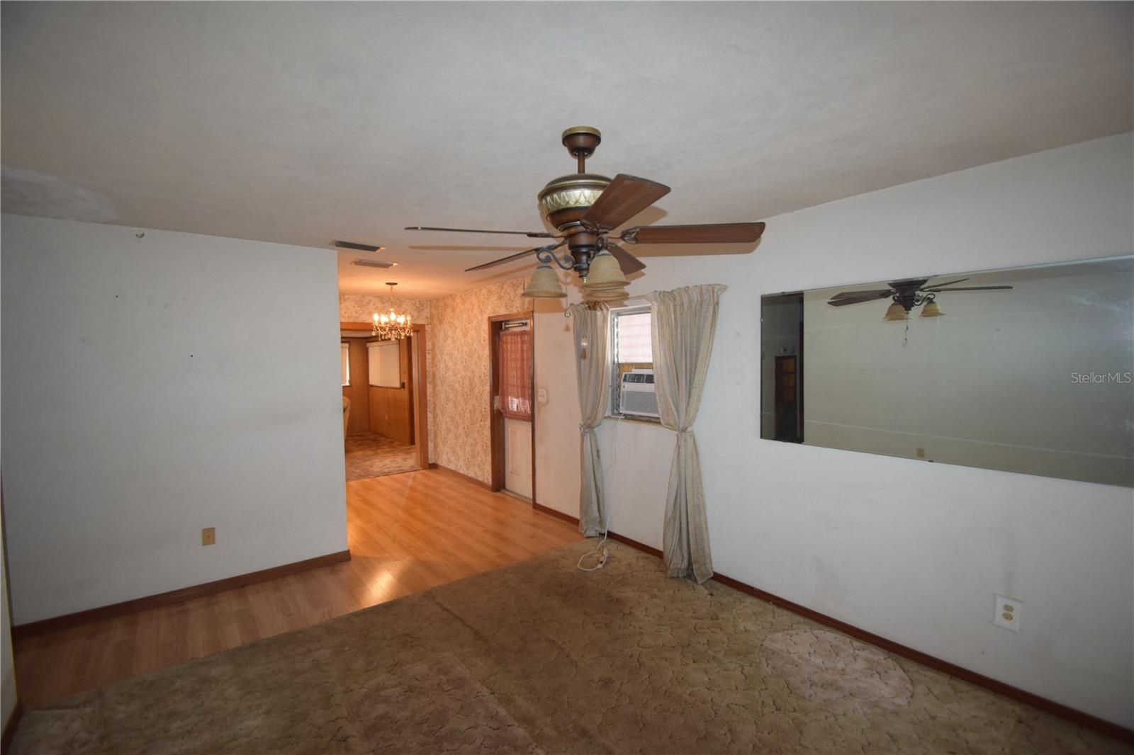 Image 5 of 19 For 431 Hampton Avenue